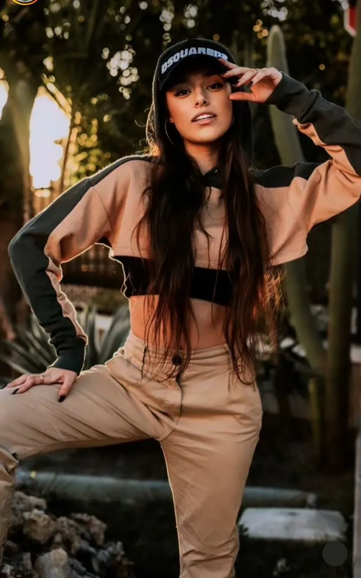 attitude-girl-dp-for-whatsapp-2 Attitude Girl Dp For Whatsapp