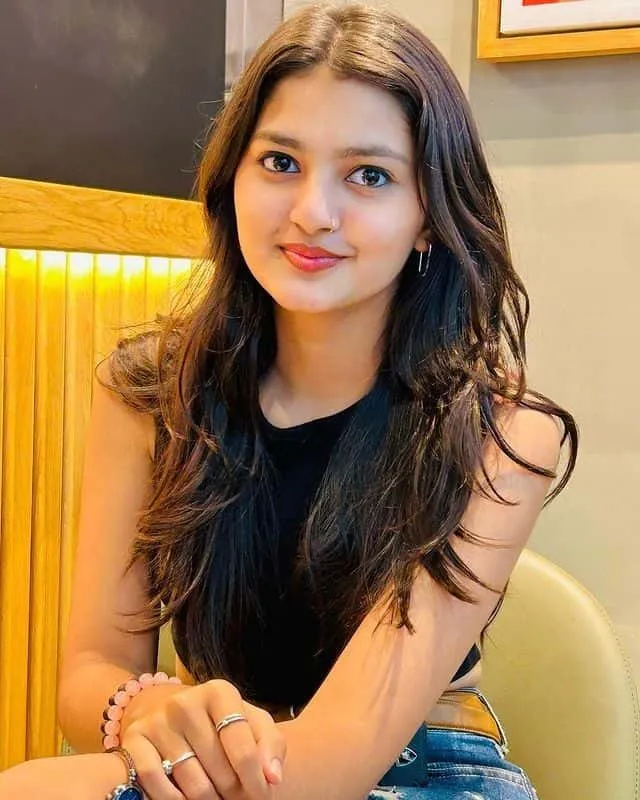 cute-whatsapp-dp-for-girls-9 Cute Whatsapp Dp For Girls