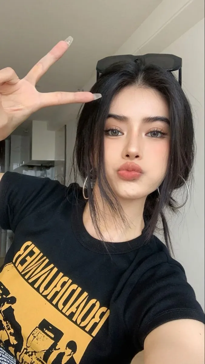 cute girl dp for whatsapp