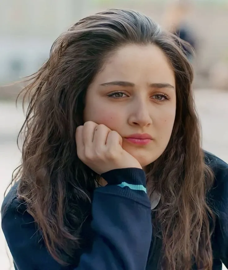 sad alone girl image