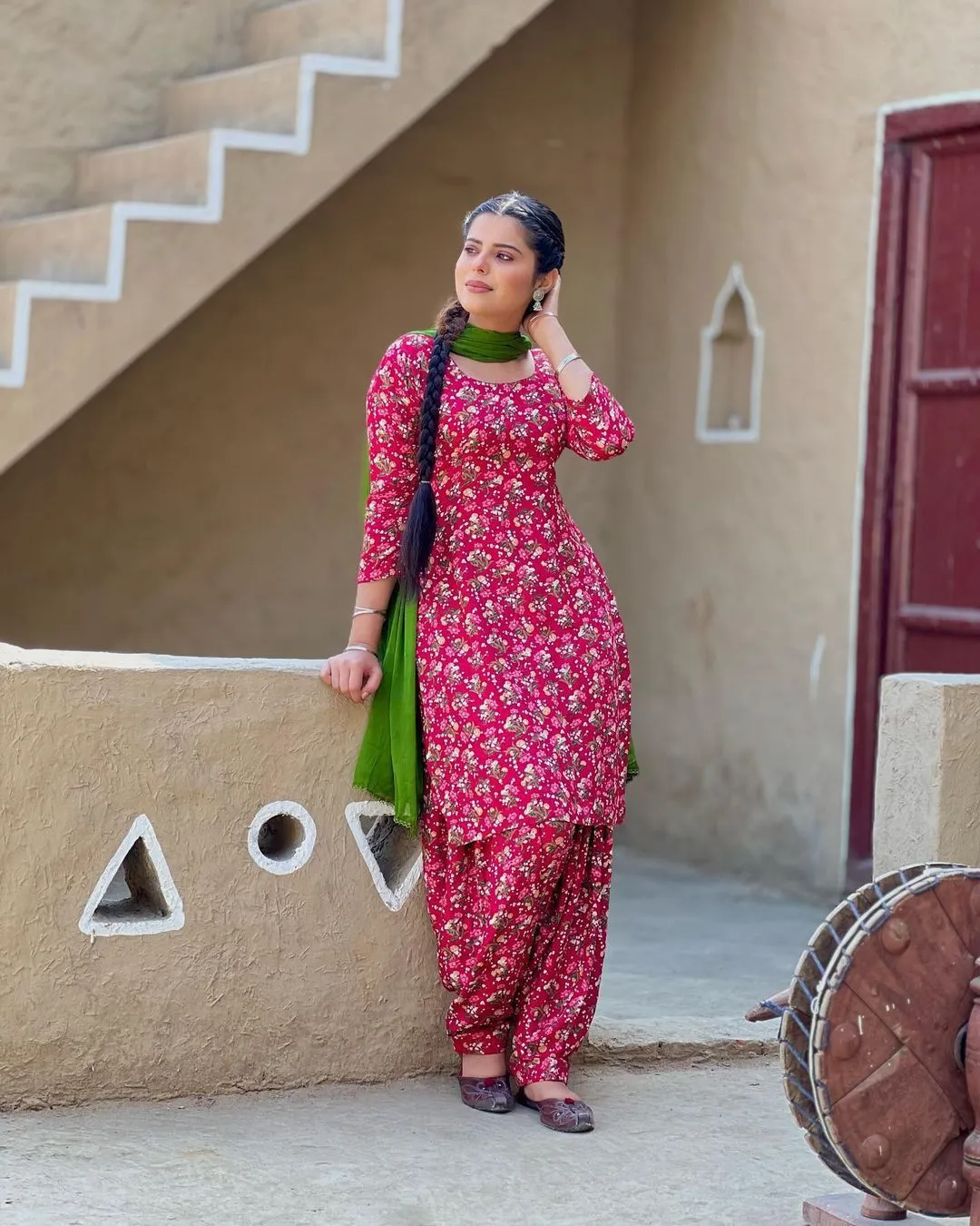 simple punjabi girl image
