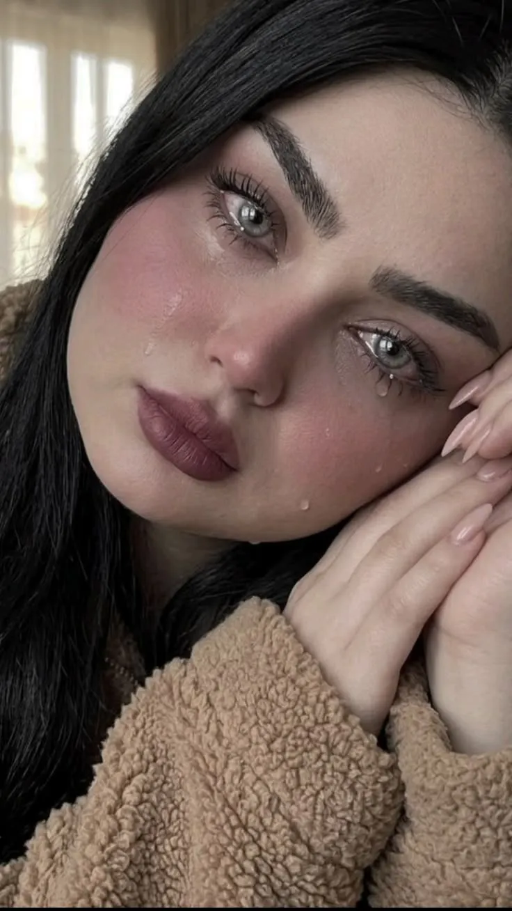 Very Sad Girl Image